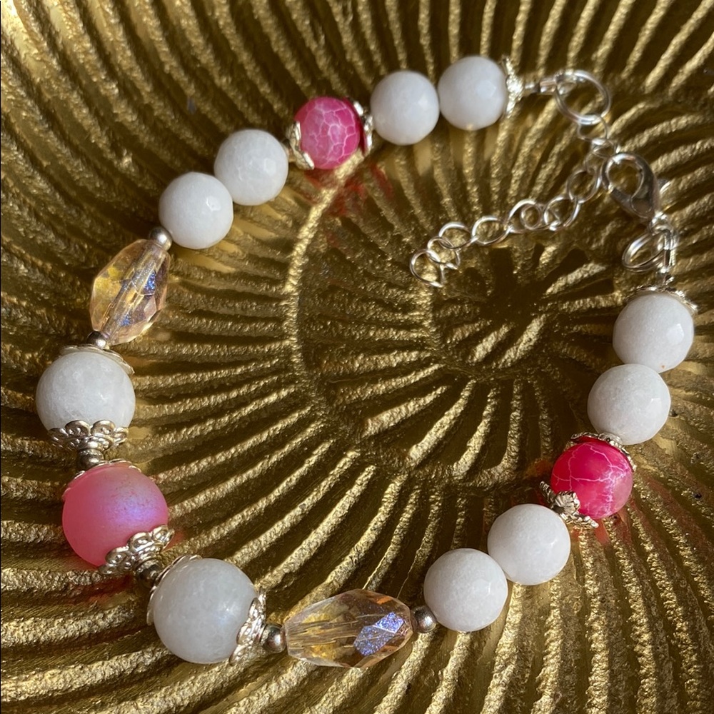 Handmade Dragon Vein Pink Agate and Quartz Beaded Bracelet